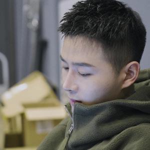 日本来激烈吮乳吃奶头
