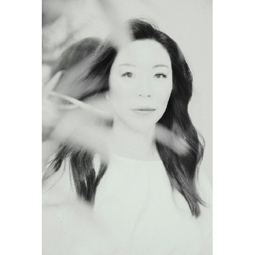 日本来激烈吮乳吃奶头
